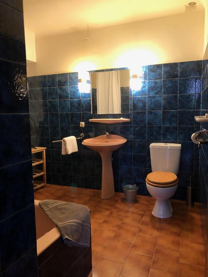 Belle De Nuit Bed & Breakfast Oppède Eksteriør bilde
